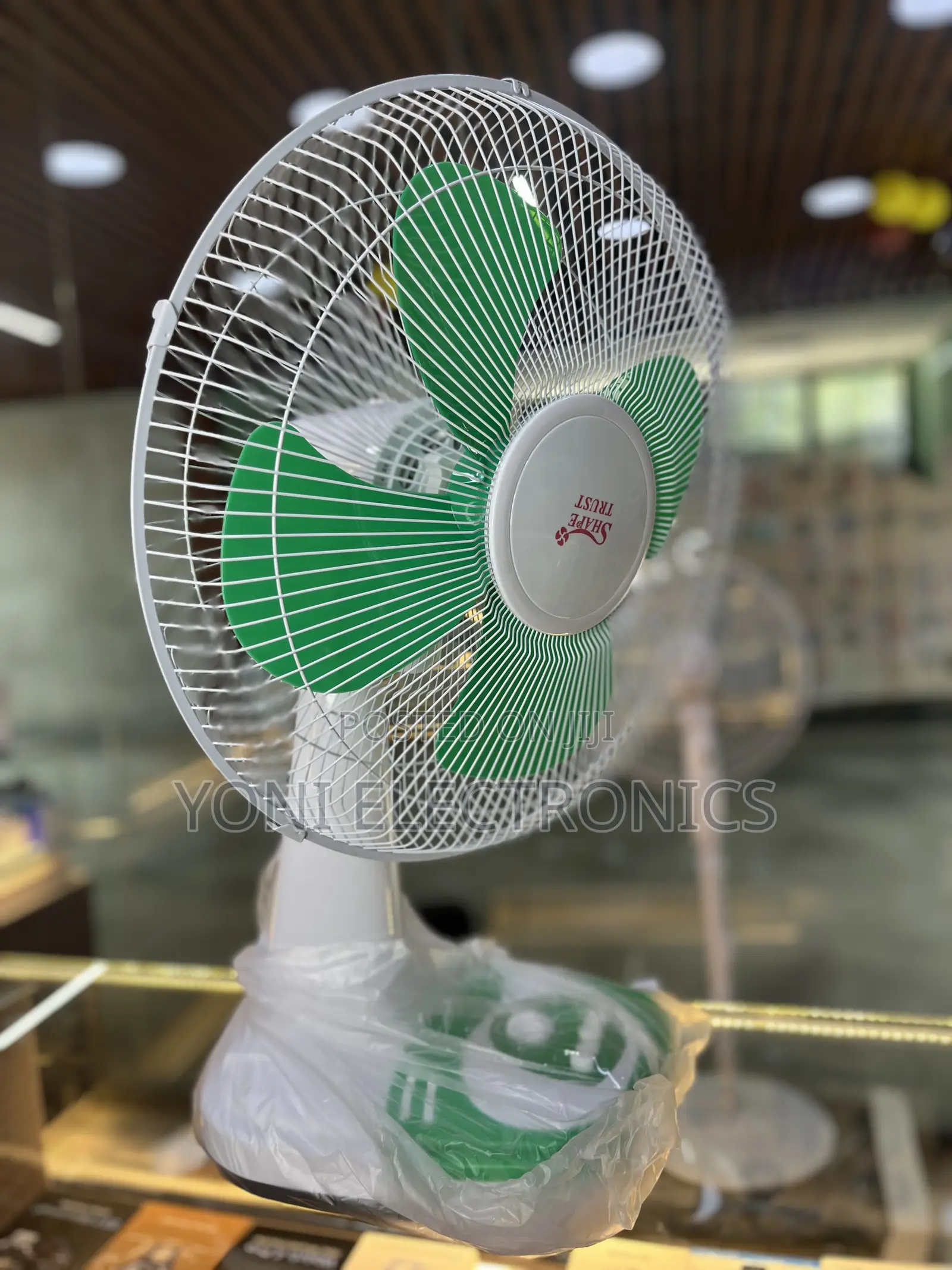 SHAPE TRUST Electric Desk Fan