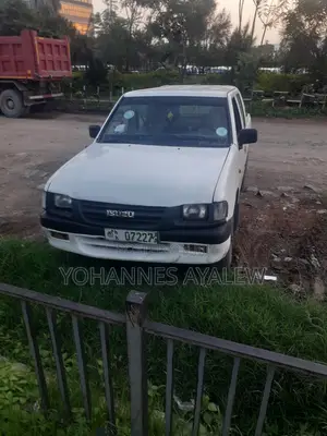 Isuzu KB 1998 White