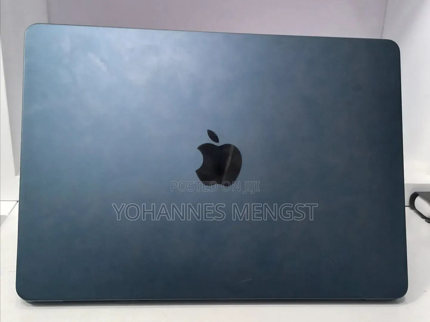 New Laptop Apple MacBook Air 2022 M2 8GB Apple M2 SSD 256GB