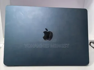 New Laptop Apple MacBook Air 2022 M2 8GB Apple M2 SSD 256GB