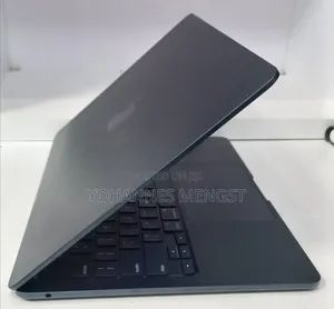 New Laptop Apple MacBook Air 2022 M2 8GB Apple M2 SSD 256GB