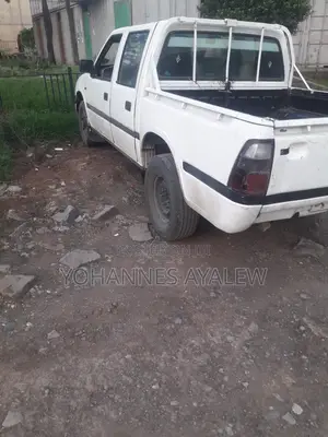 Isuzu KB 1998 White