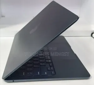New Laptop Apple MacBook Air 2022 M2 8GB Apple M2 SSD 256GB
