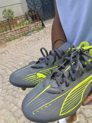 Puma Ultra 5 Play Soccer Cleats
