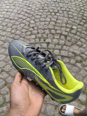 Puma Ultra 5 Play Soccer Cleats