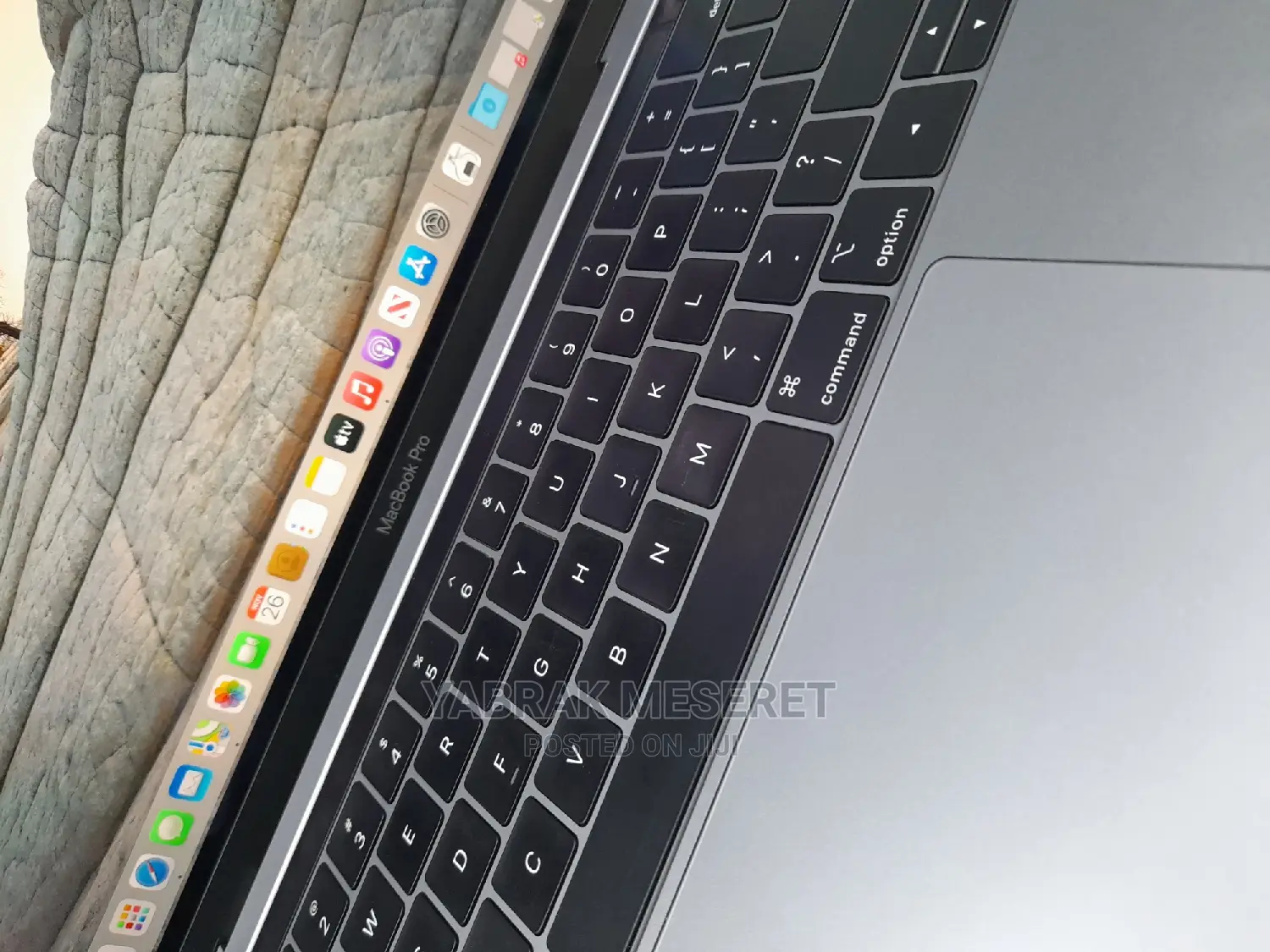 New Laptop Apple MacBook Pro 2019 8GB Intel Core I5 SSD 256GB