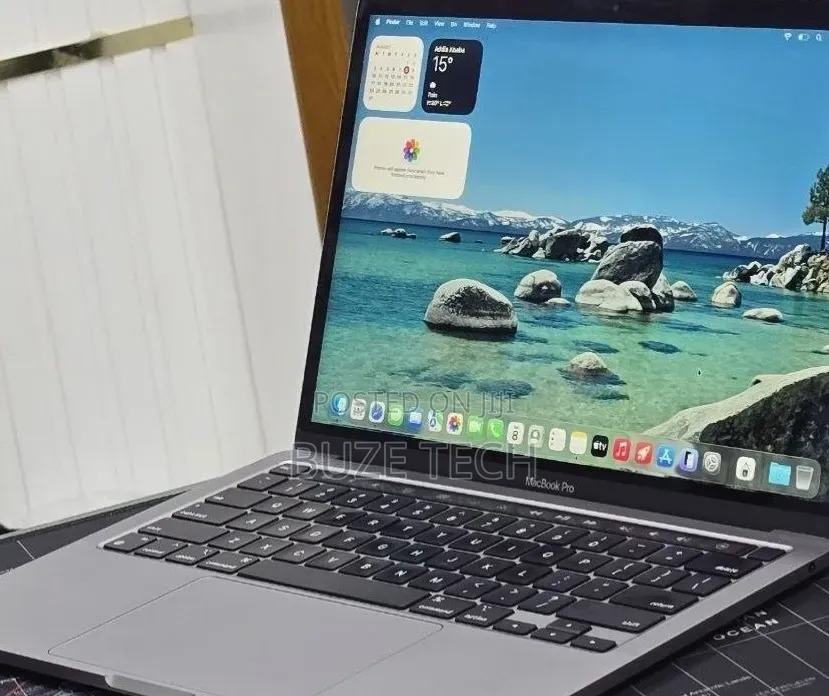 New Laptop Apple MacBook Pro 2022 M2 16GB Apple M2 SSD 256GB