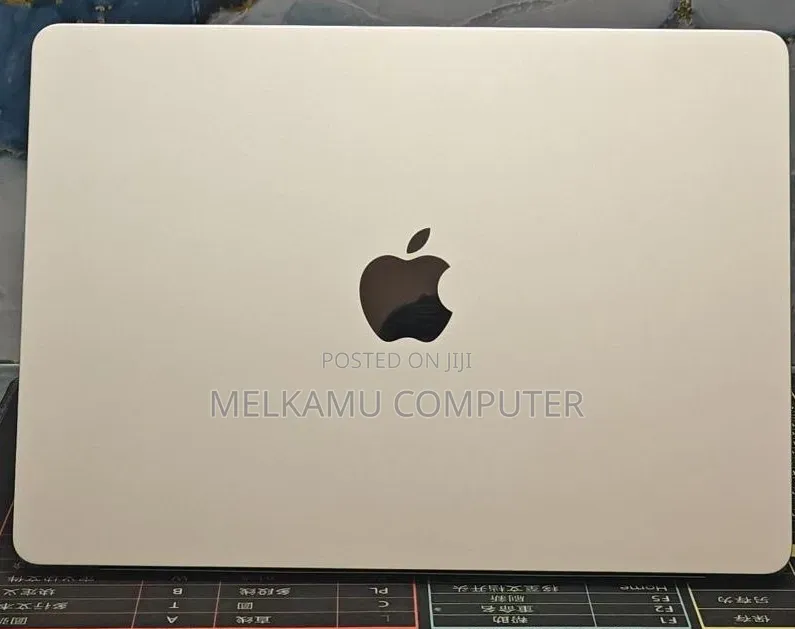 New Laptop Apple MacBook Air 2022 M2 8GB Apple M2 SSD 256GB