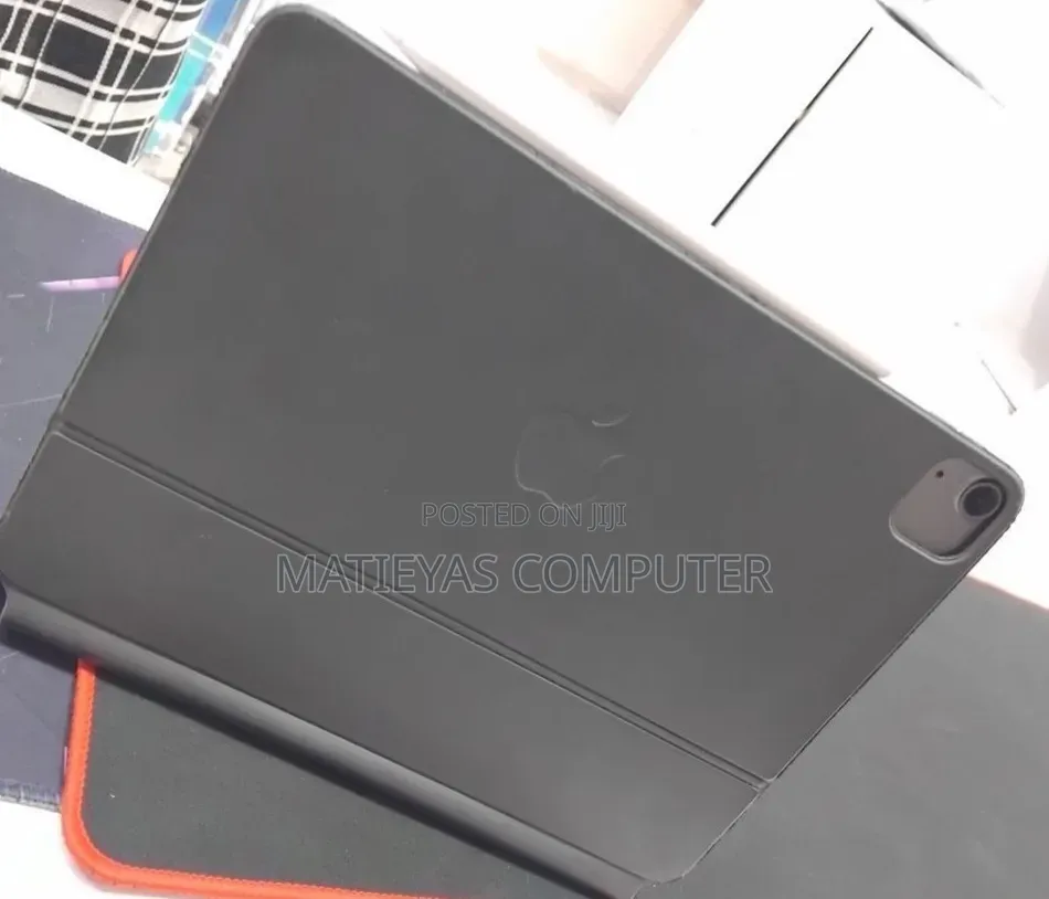 New Apple iPad Air (2022) 256 GB