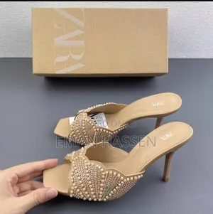 Zara on Hand