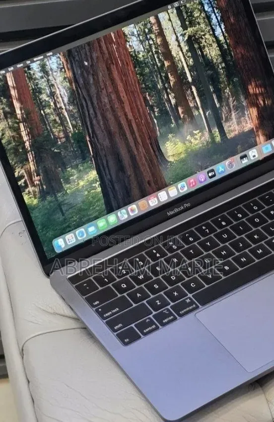 New Laptop Apple MacBook Pro 2019 16GB Intel Core i7 SSD 512GB