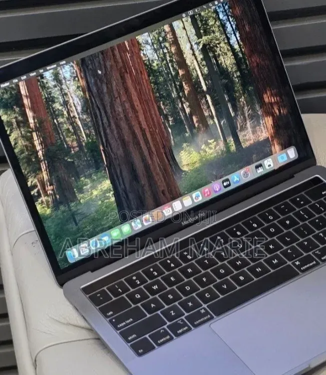 New Laptop Apple MacBook Pro 2019 16GB Intel Core i7 SSD 512GB