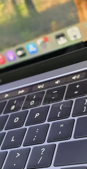 New Laptop Apple MacBook Pro 2019 16GB Intel Core i5 SSD 512GB