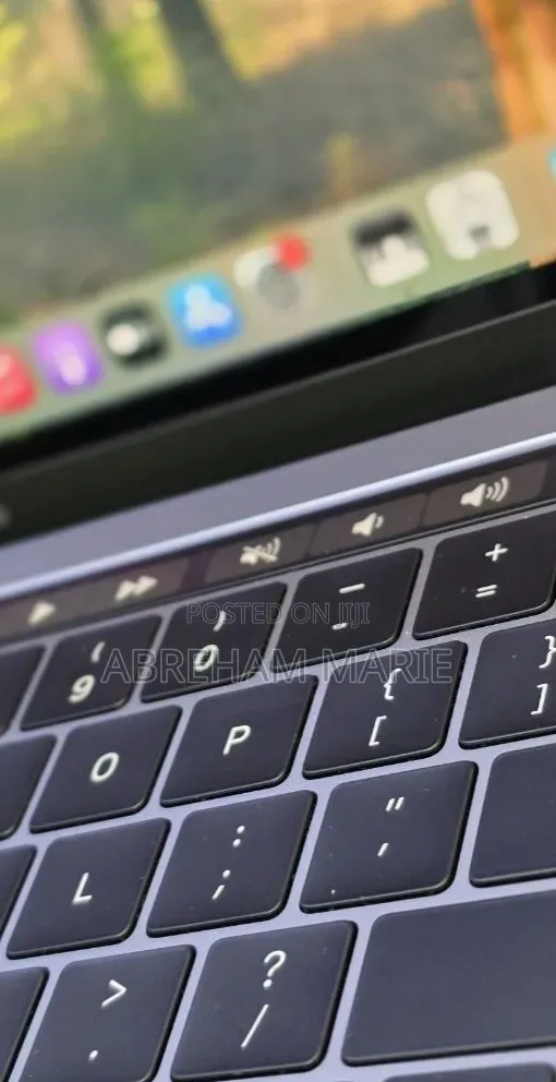 New Laptop Apple MacBook Pro 2019 16GB Intel Core i5 SSD 512GB