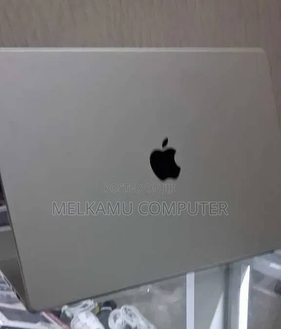 New Laptop Apple MacBook Pro 2021 M1 32GB Apple M1 SSD 512GB