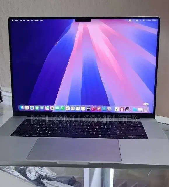 New Laptop Apple MacBook Pro 2021 M1 32GB Apple M1 SSD 512GB