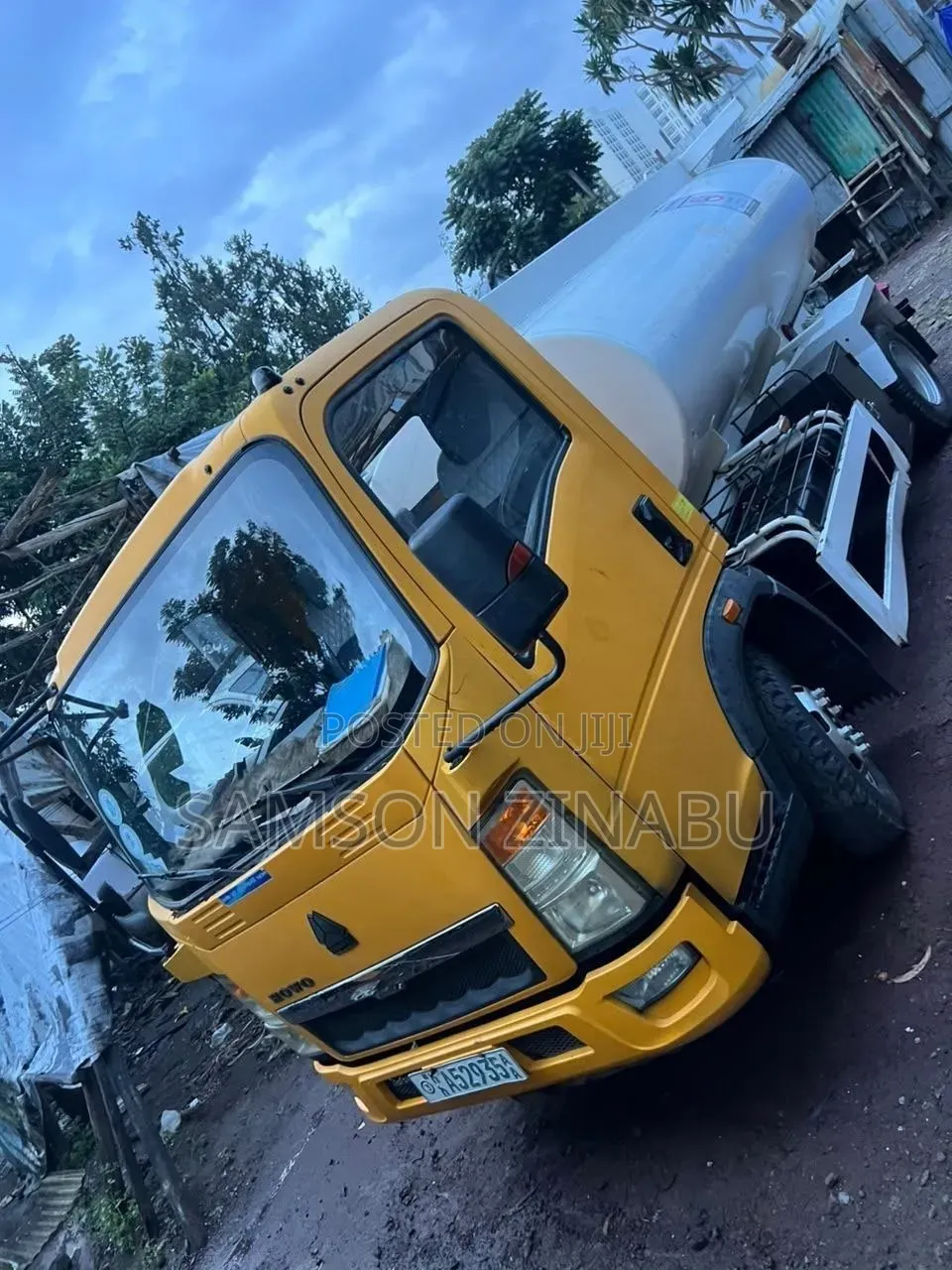 CNHTC Howo 2016 Yellow