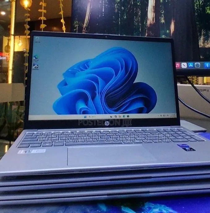 New Laptop HP Stream Notebook 16GB Intel Core i7 SSD 1T