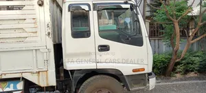 2014 ሞዴል Isuzu FSR ሞተር ያልፈታ