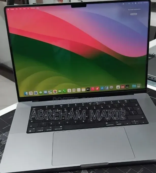New Laptop Apple MacBook Pro 2024 M4 Pro 16GB Apple M4 Pro SSD 512GB