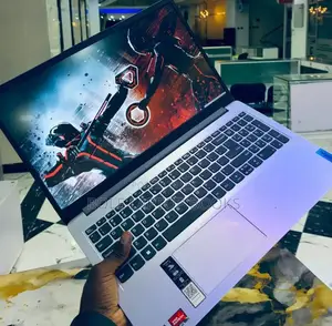 Laptop Lenovo IdeaPad 1 8GB AMD Ryzen 5 SSD 256GB