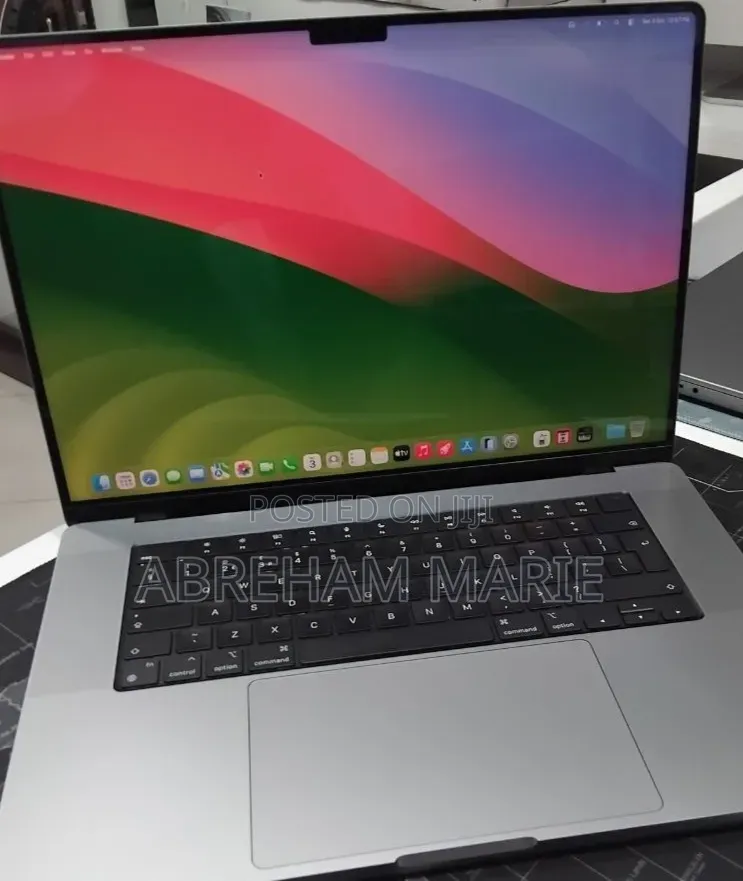 New Laptop Apple MacBook Pro 2024 M4 Pro 16GB Apple M4 Pro SSD 512GB