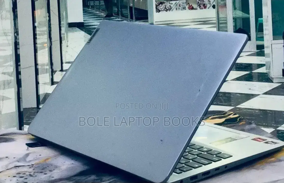 Laptop Lenovo IdeaPad 1 8GB AMD Ryzen 5 SSD 256GB