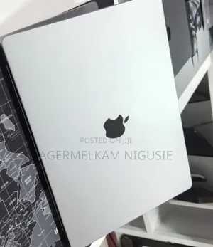 New Laptop Apple MacBook Air 2025 M4 16GB Intel Core Ultra 7 SSD 512GB
