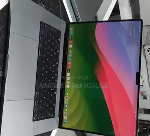 New Laptop Apple MacBook Air 2025 M4 16GB Intel Core Ultra 7 SSD 512GB