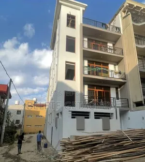6bdrm House in Lebu, G+4 Luxury, Nifas Silk-Lafto for sale