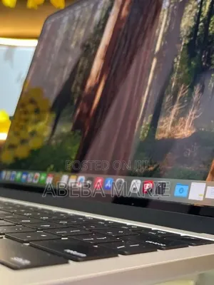New Laptop Apple MacBook Air 2025 M4 16GB Apple M4 SSD 512GB