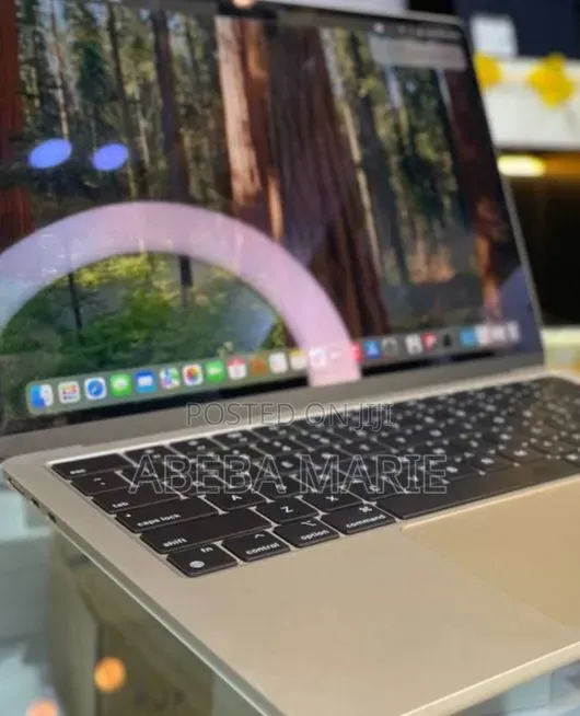 New Laptop Apple MacBook Air 2025 M4 16GB Apple M4 SSD 512GB