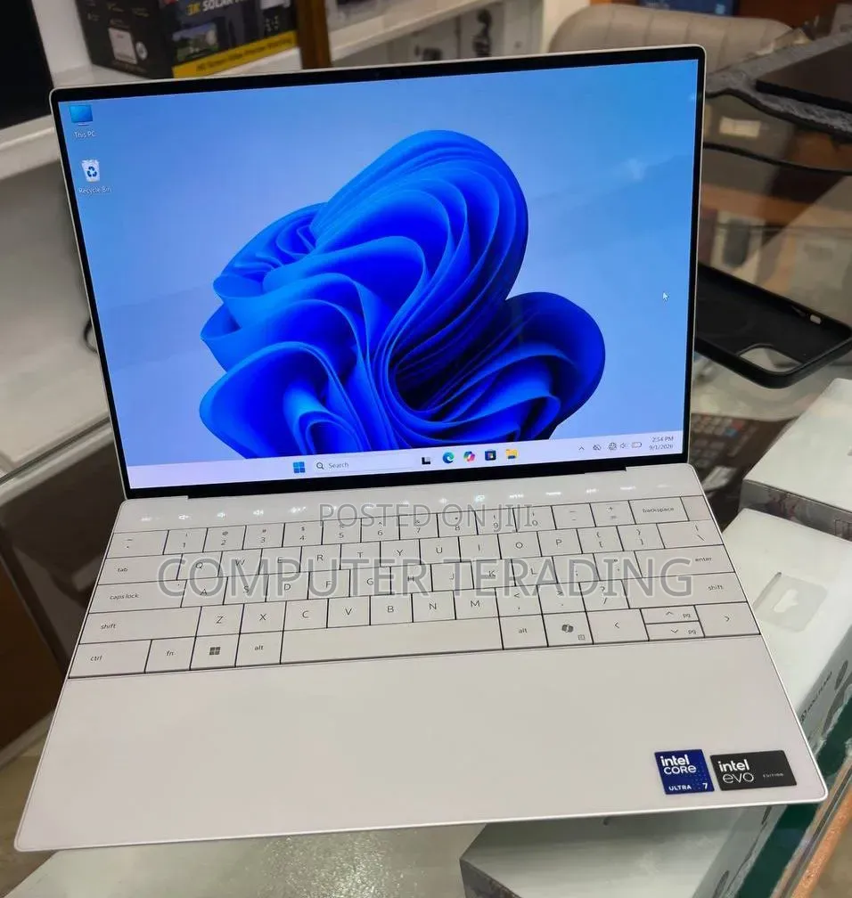 New Laptop Dell XPS 13 16GB Intel Core Ultra 7 SSD 512GB