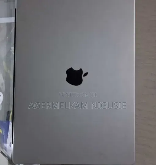New Laptop Apple MacBook Pro 2021 M1 16GB AMD A10 SSD 512GB