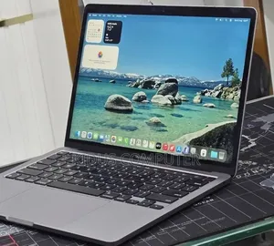 New Laptop Apple MacBook Pro 2022 M2 16GB Apple M2 SSD 256GB