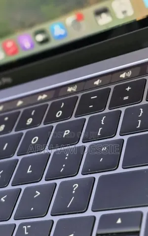 New Laptop Apple MacBook Pro 2019 16GB Intel Core i5 SSD 512GB