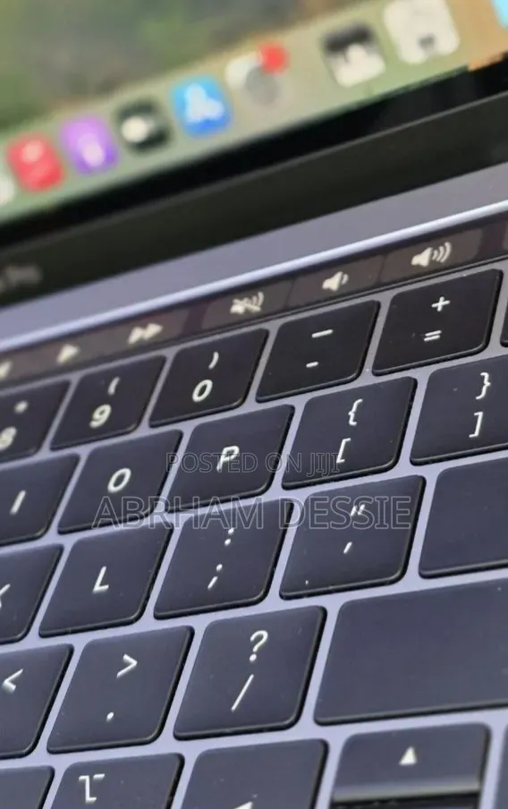 New Laptop Apple MacBook Pro 2019 16GB Intel Core i5 SSD 512GB