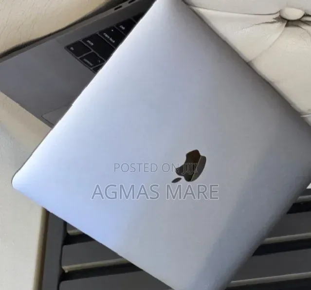 New Laptop Apple MacBook Pro 2019 16GB Intel Core i7 SSD 512GB