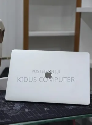 New Laptop Apple MacBook 2017 16GB Intel Core i7 SSD 512GB