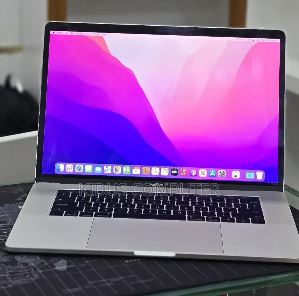 New Laptop Apple MacBook 2017 16GB Intel Core i7 SSD 512GB