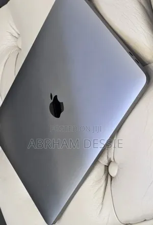 New Laptop Apple MacBook Pro 2019 16GB Intel Core i7 SSD 512GB