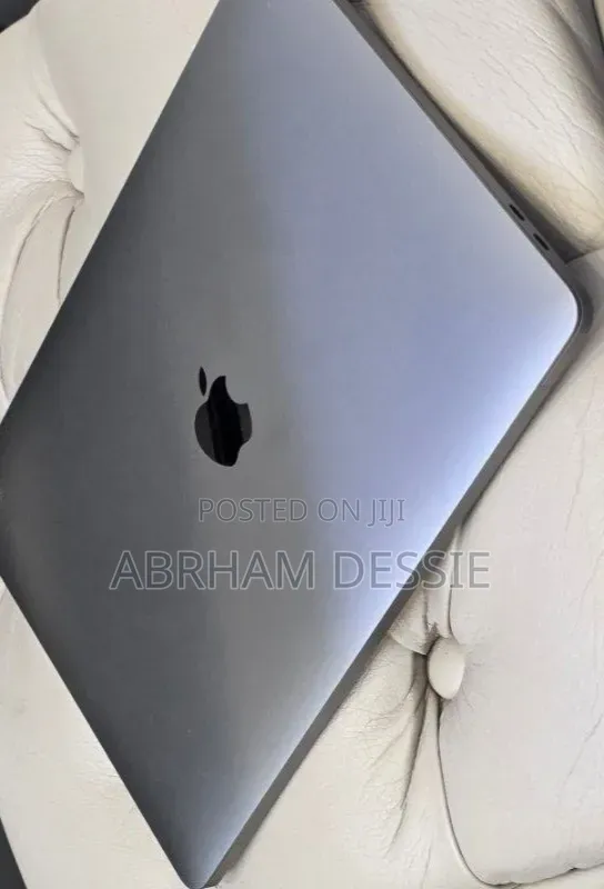 New Laptop Apple MacBook Pro 2019 16GB Intel Core i7 SSD 512GB