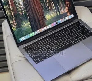 New Laptop Apple MacBook Pro 2019 16GB Intel Core i7 SSD 512GB