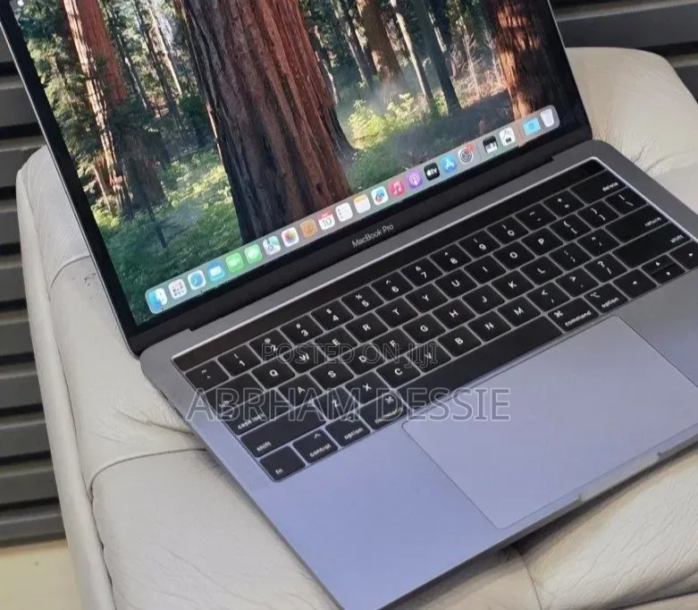New Laptop Apple MacBook Pro 2019 16GB Intel Core i7 SSD 512GB