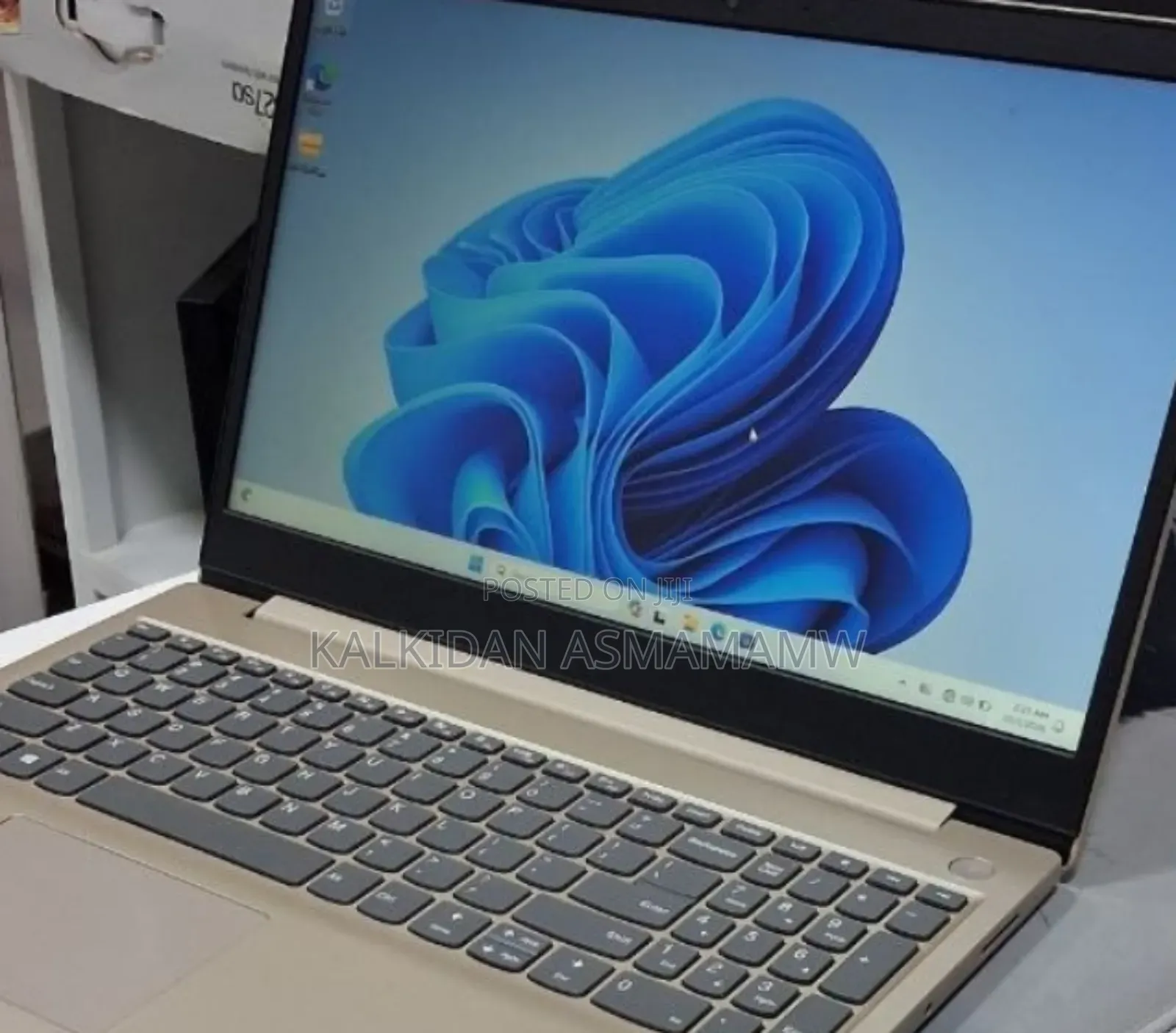 New Laptop Lenovo Ideapad 3 8GB Intel Core i3 SSD 256GB