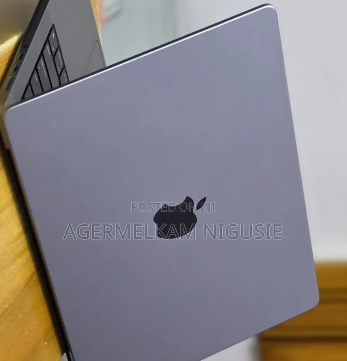 New Laptop Apple MacBook Pro 2020 M1 32GB AMD A10 SSD 512GB