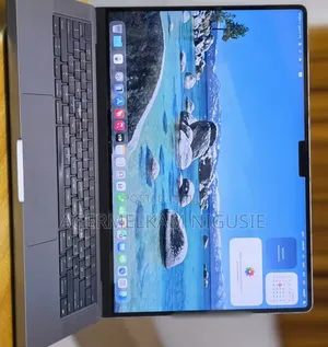 New Laptop Apple MacBook Pro 2020 M1 32GB AMD A10 SSD 512GB