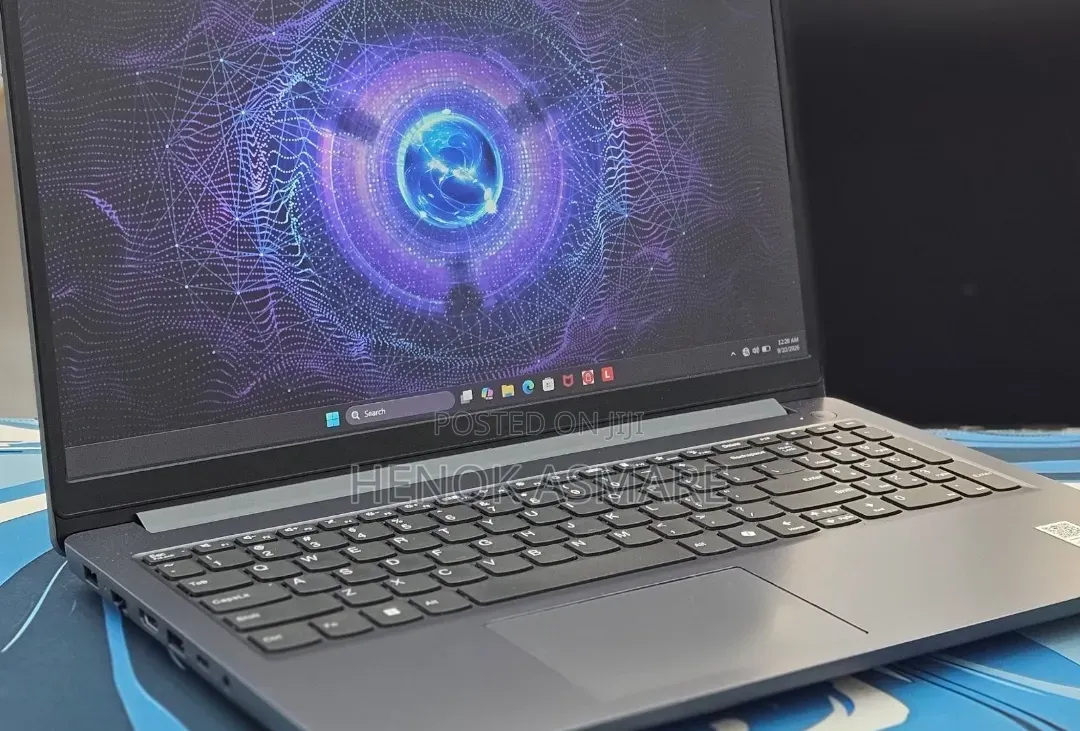 New Laptop Lenovo LOQ 15AHP10 16GB Intel Core i5 SSD 512GB