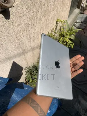 New Apple iPad (2022) 32 GB White