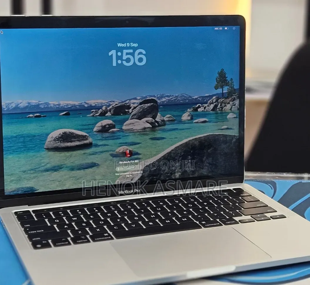 New Laptop Apple MacBook Pro 2022 M2 8GB Apple M2 SSD 256GB